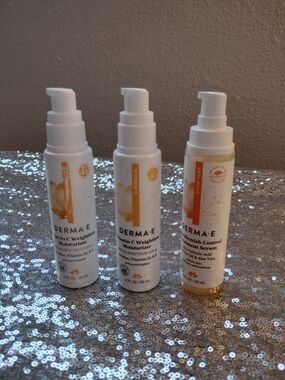 Vitamin C Weightless Moisturizer — White & Orange